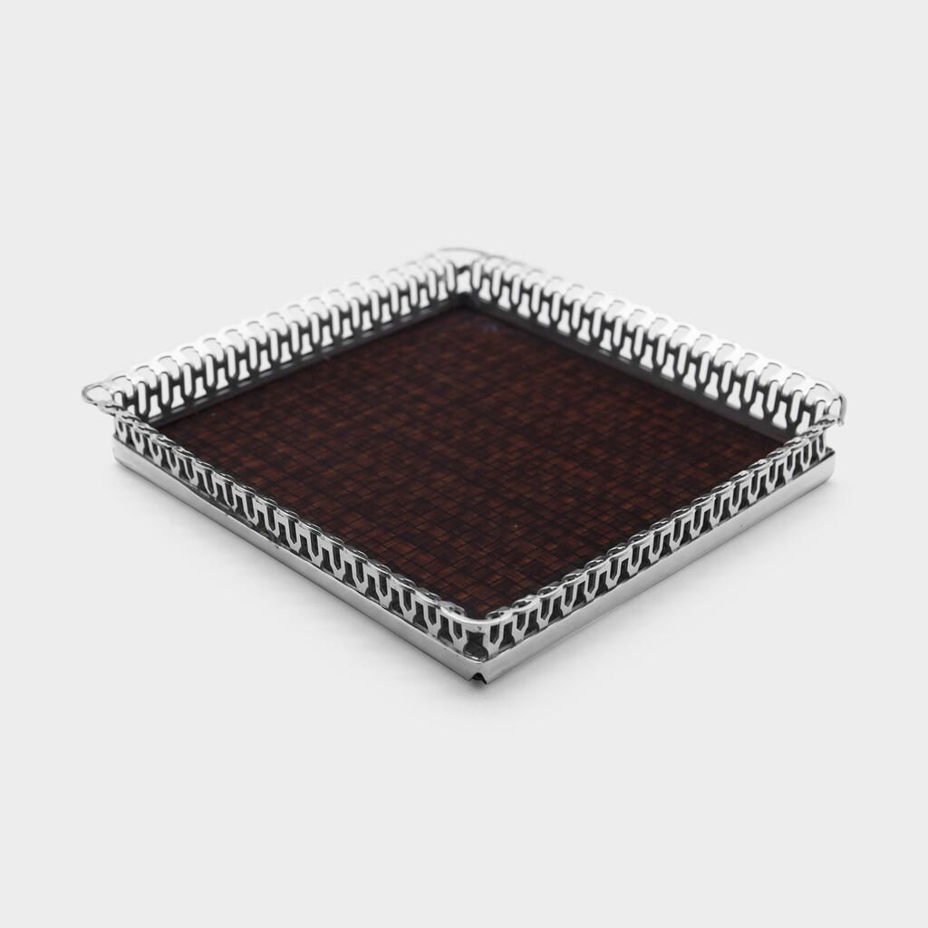 BANDEJA QUADRADA PRATA MADEIRA GRADE