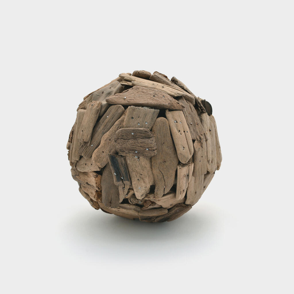 ESCULTURA CASCA MADEIRA