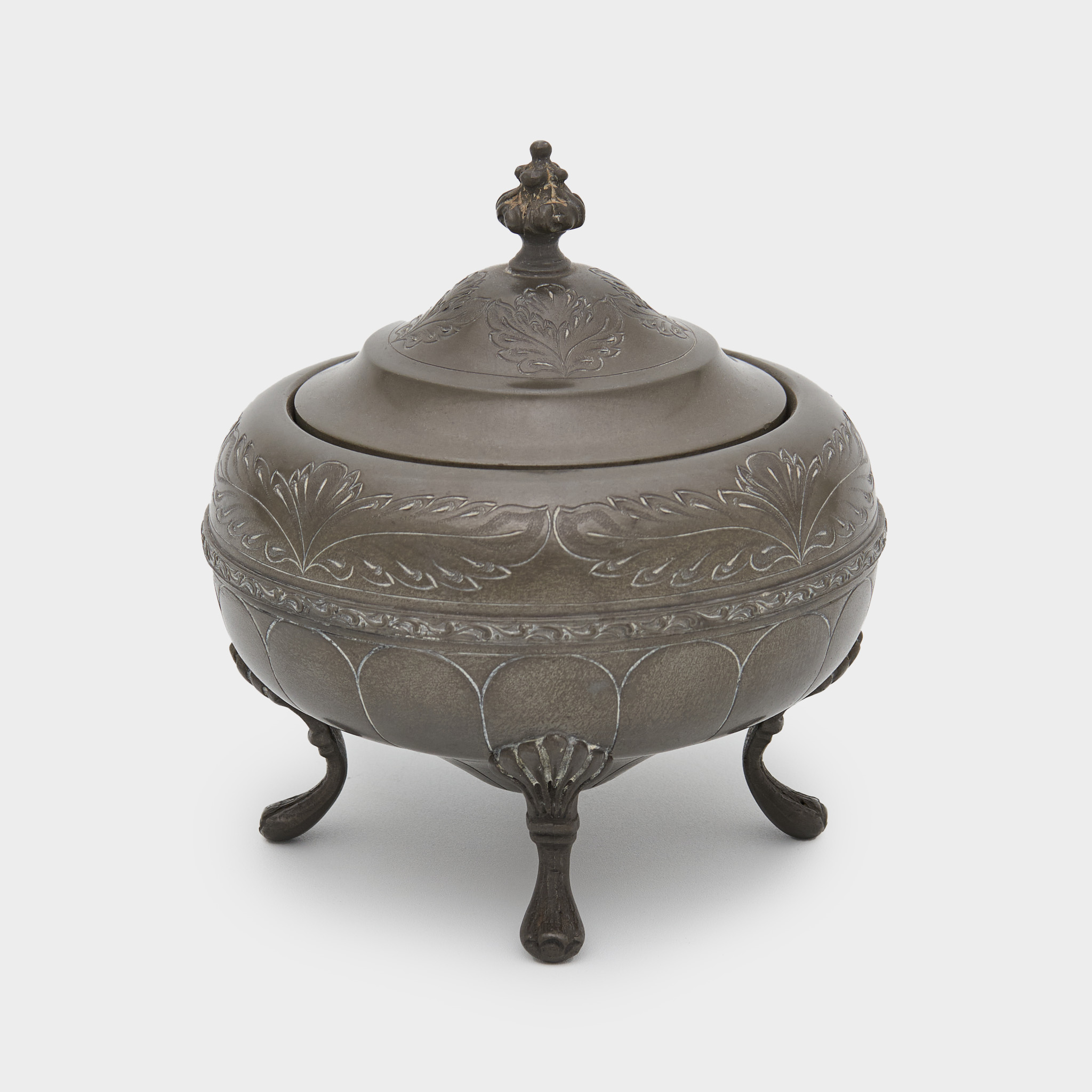 POTE ESTANHO COM TAMPA TRABALHADO