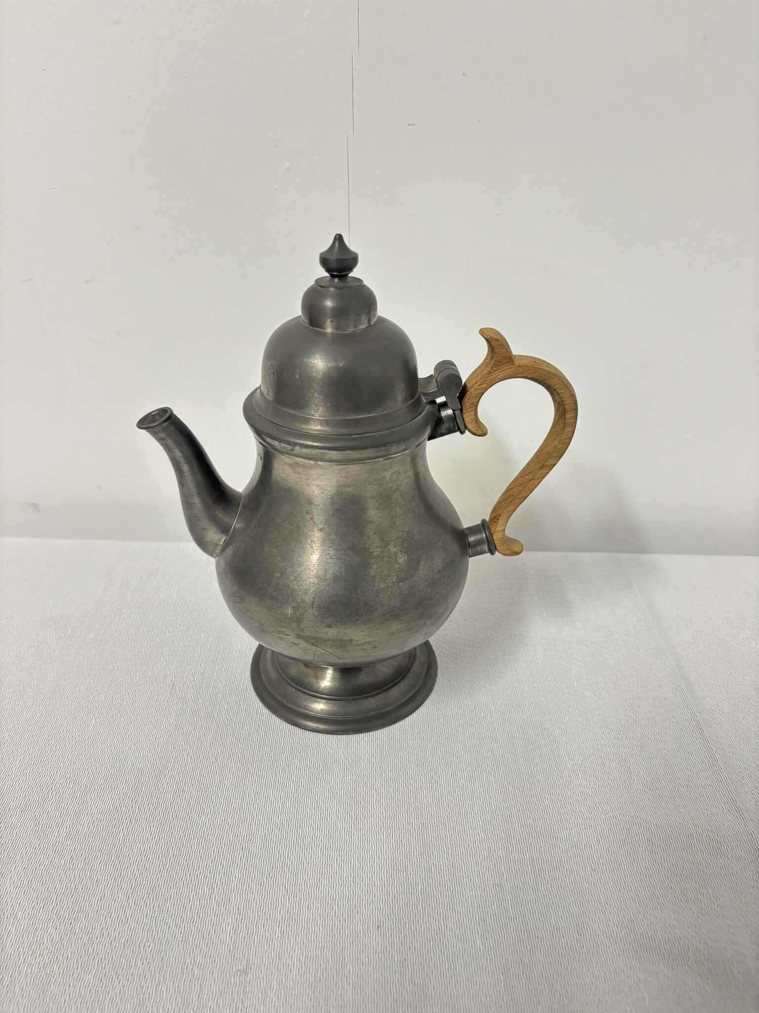 BULE ESTANHO CHÁ ALÇA MADEIRA 0.20a