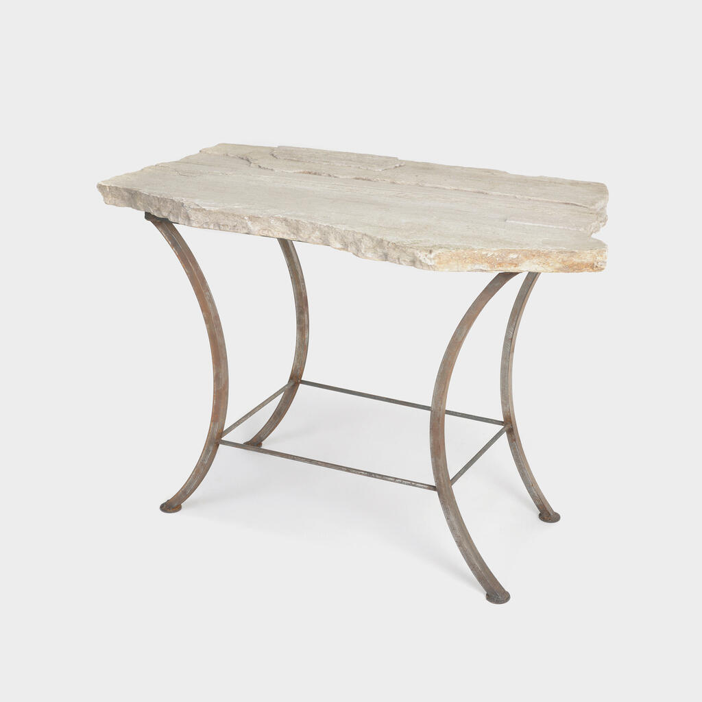 APARADOR FERRO TAMPO PEDRA VARIADAS