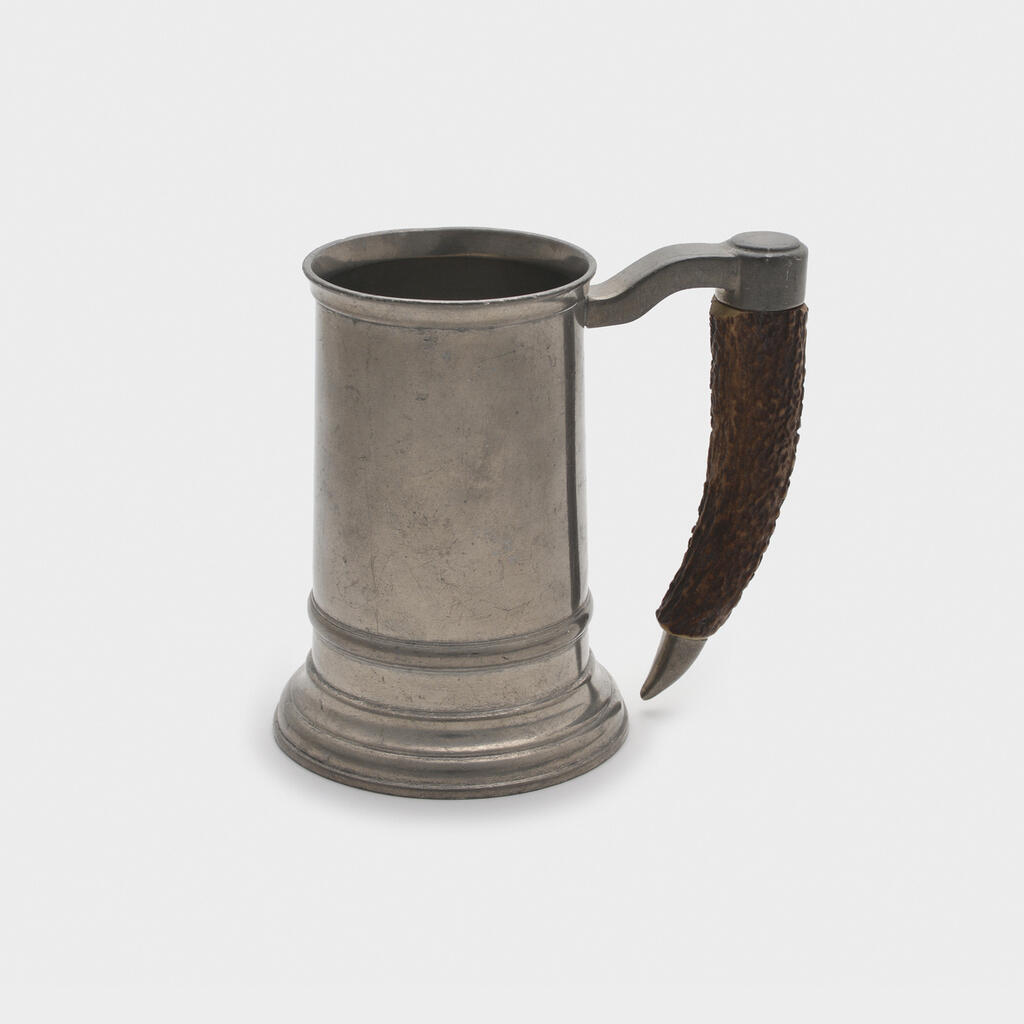 CANECA ESTANHO COM CHIFRE