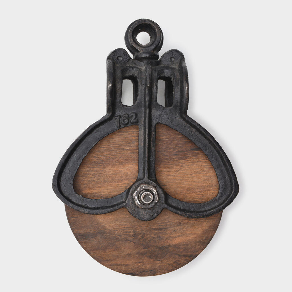 ESCULTURA CARRETILHA FERRO MADEIRA