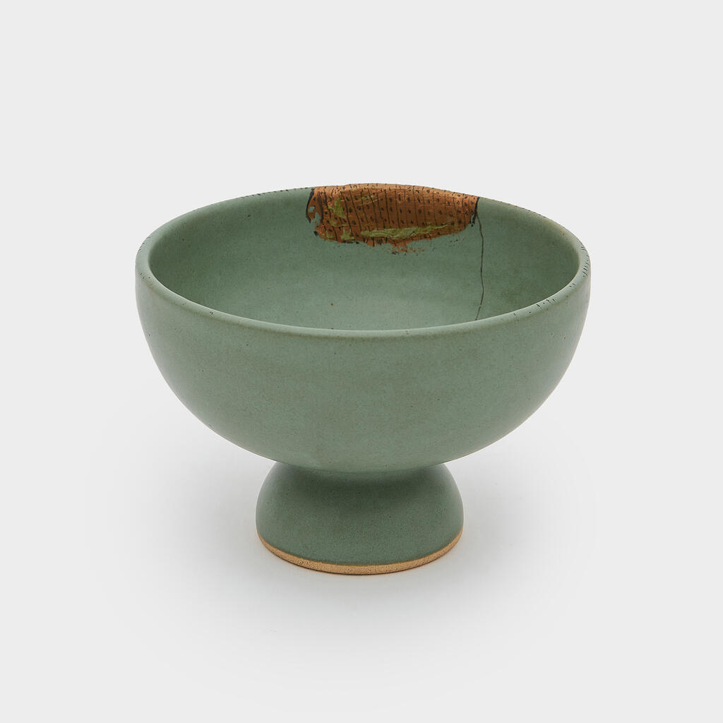 FRUTEIRA CERÂMICA N.O CELADON E DOURADA