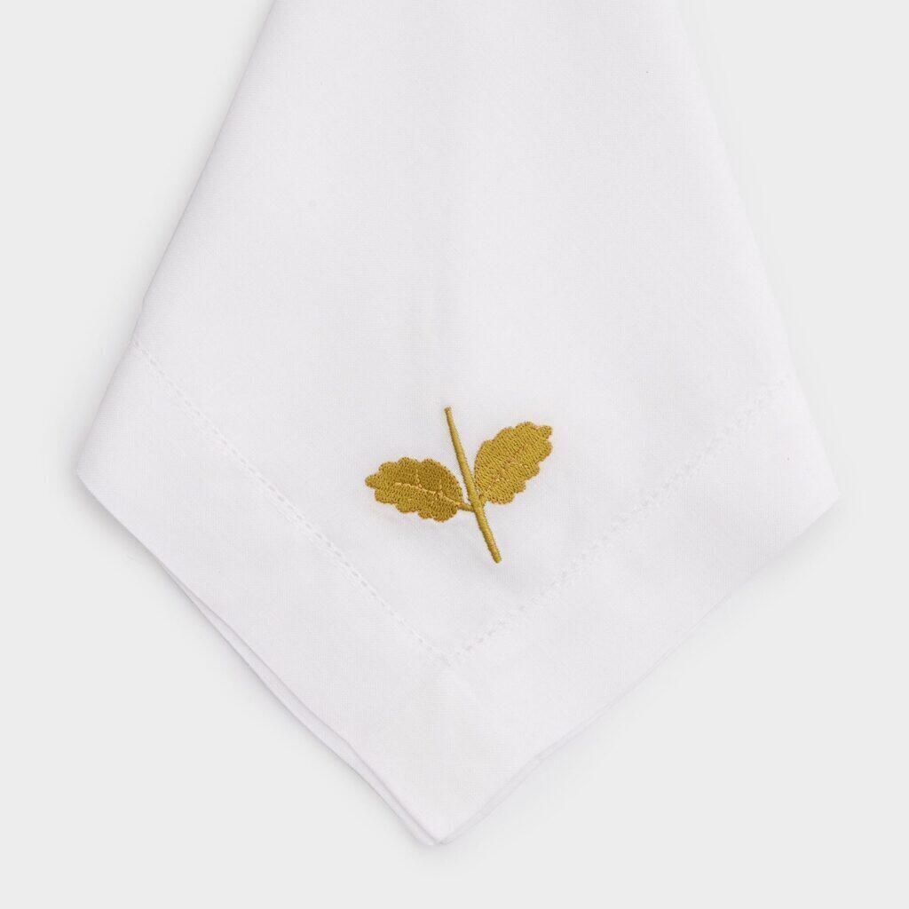 GUARDANAPO LINHO BRANCO BORDADO FOLHA VERDE