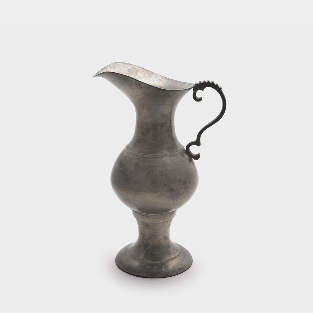 JARRA ESTANHO LISA BICO DE PATO