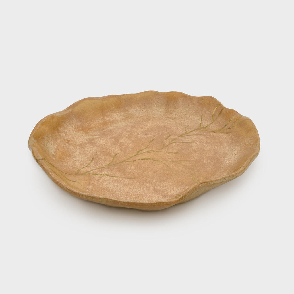 TRAVESSA CERÂMICA OCRE E DOURADA FOLHA ABERTA