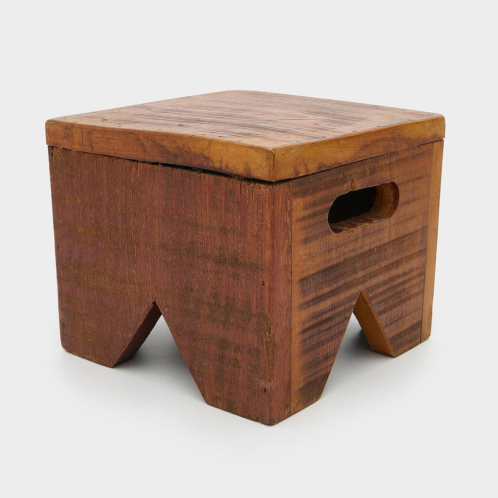 ALTURA QUADRADA BANQUETA MADEIRA