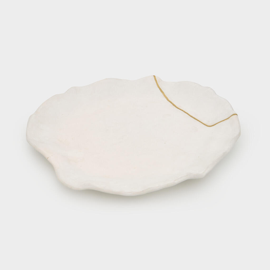 TRAVESSA CERÂMICA CRU DOURADO FOLHA ABERTA