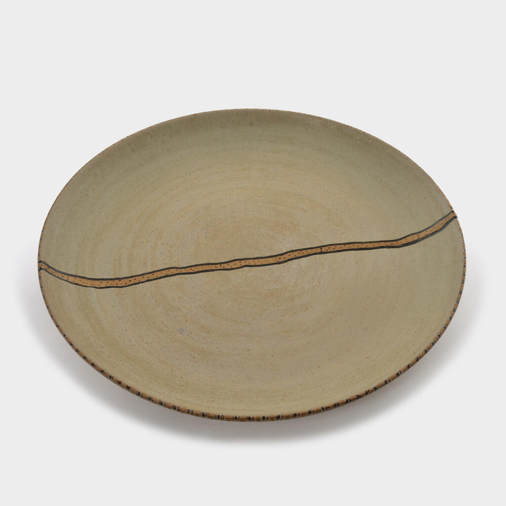 TRAVESSA LUA CERÂMICA OCRE E DOURADA LISTRA/ PONTO/DOURADO/PRETO