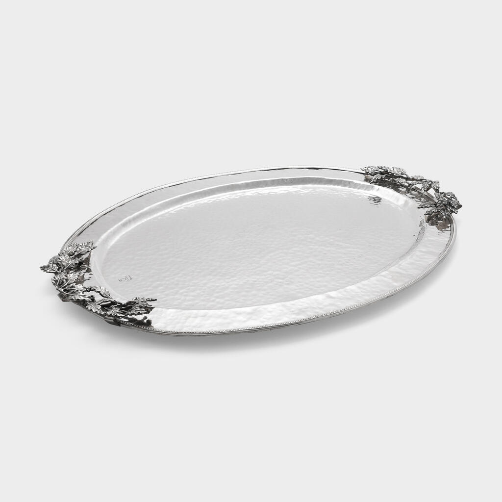 TRAVESSA OVAL PRATA MACHETADA COM FOLHAS