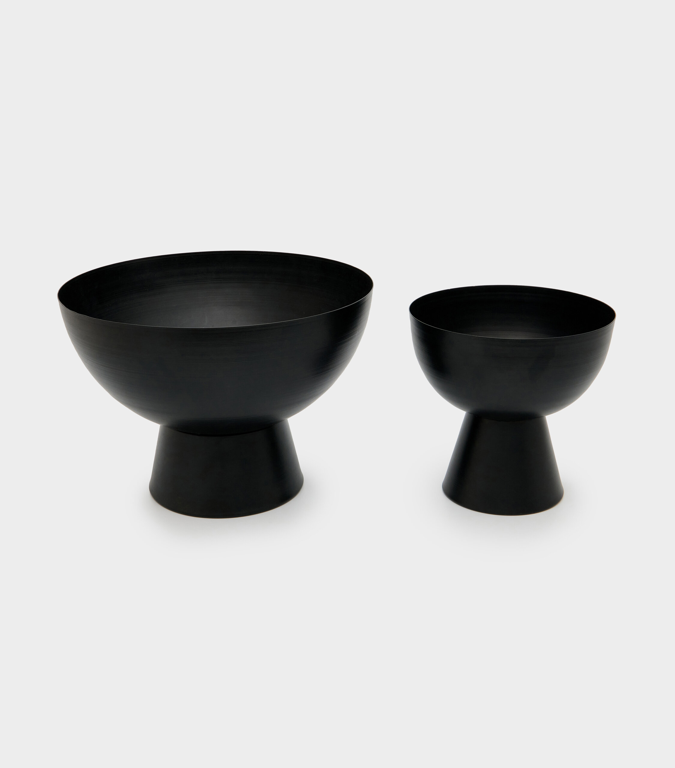 FRUTEIRA METAL PRETA