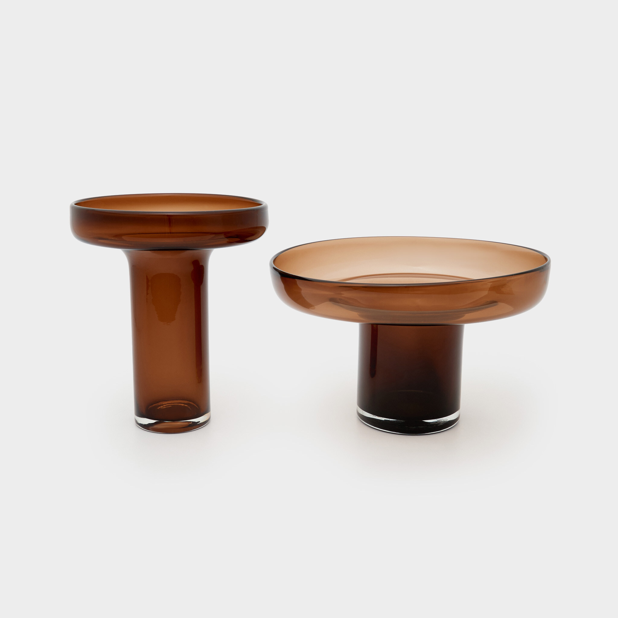 CENTRO DE MESA VAZADO VIDRO MARROM ALTO