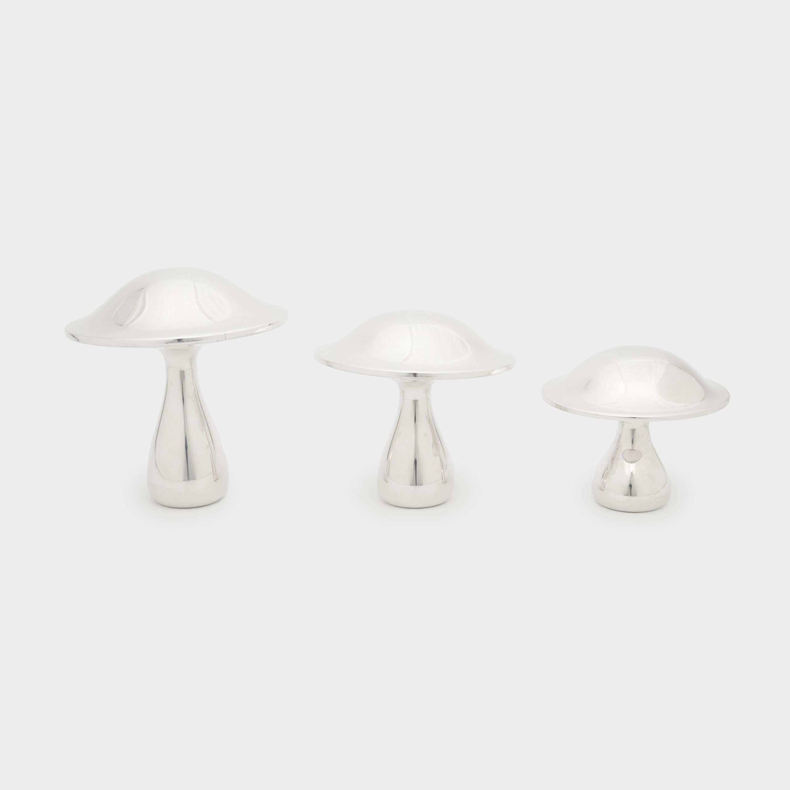 ESCULTURA COGUMELO PRATA