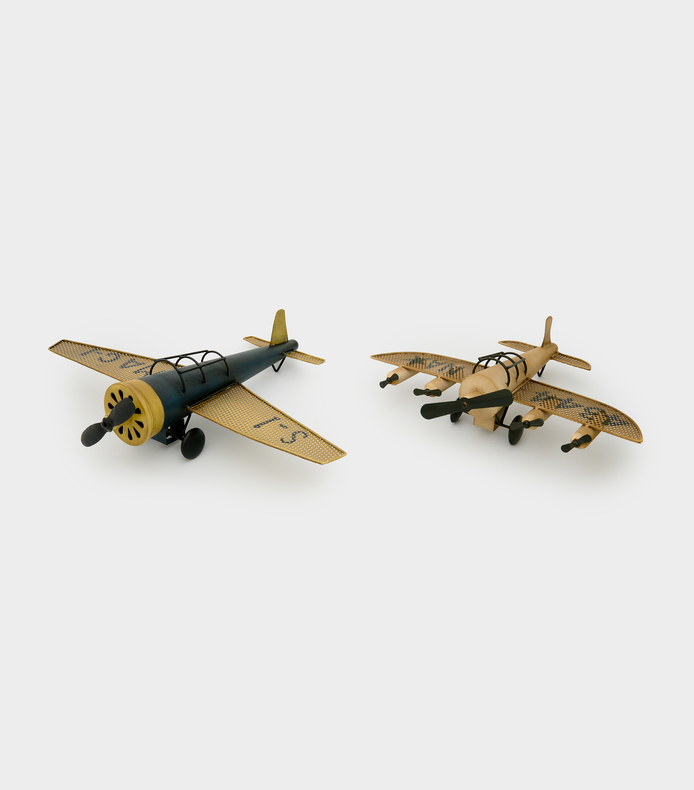 ESCULTURA AVIÃO FERRO PRETO E BEGE