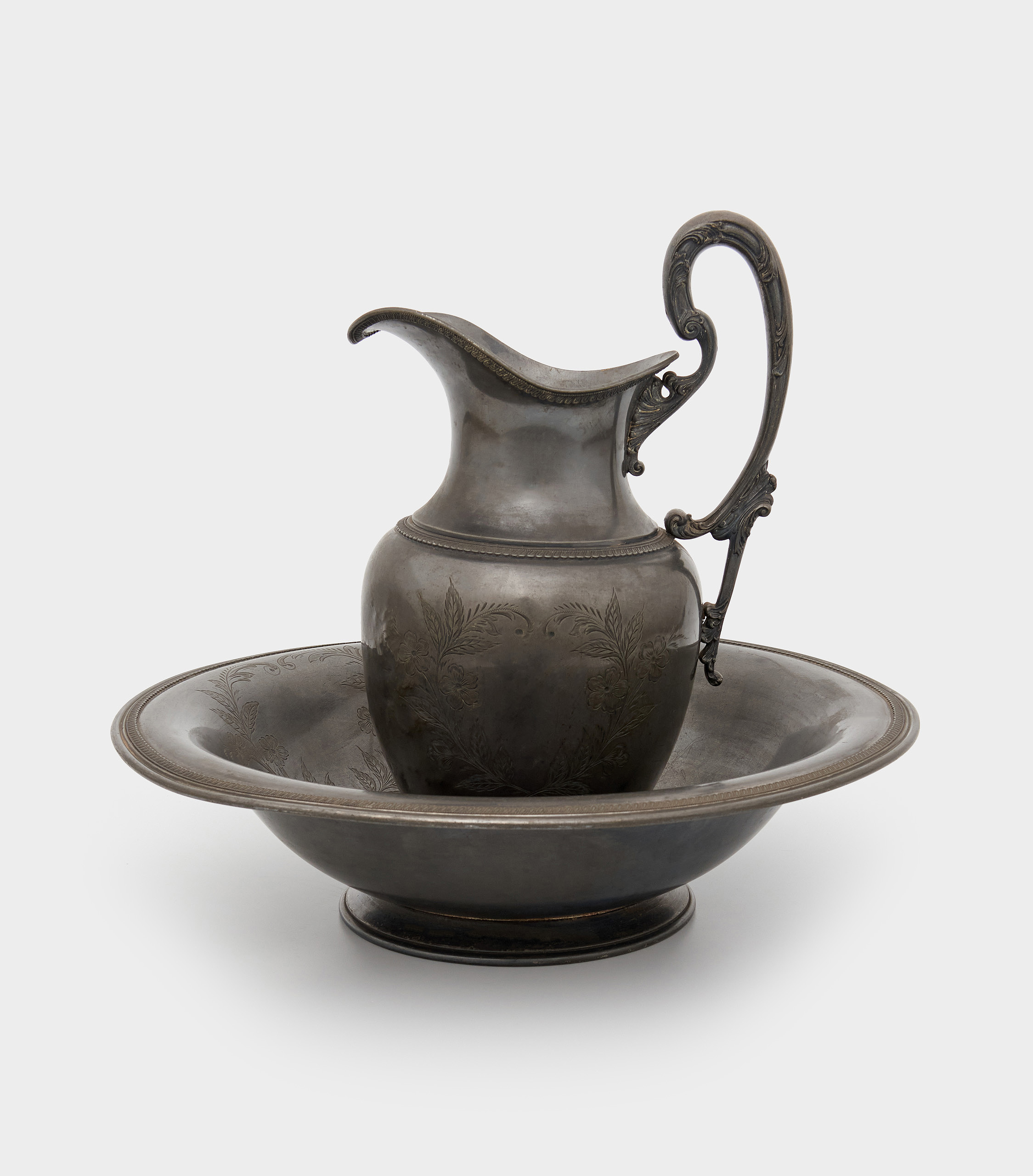 JARRA GOMIL ESTANHO TRABALHADA FLORAL