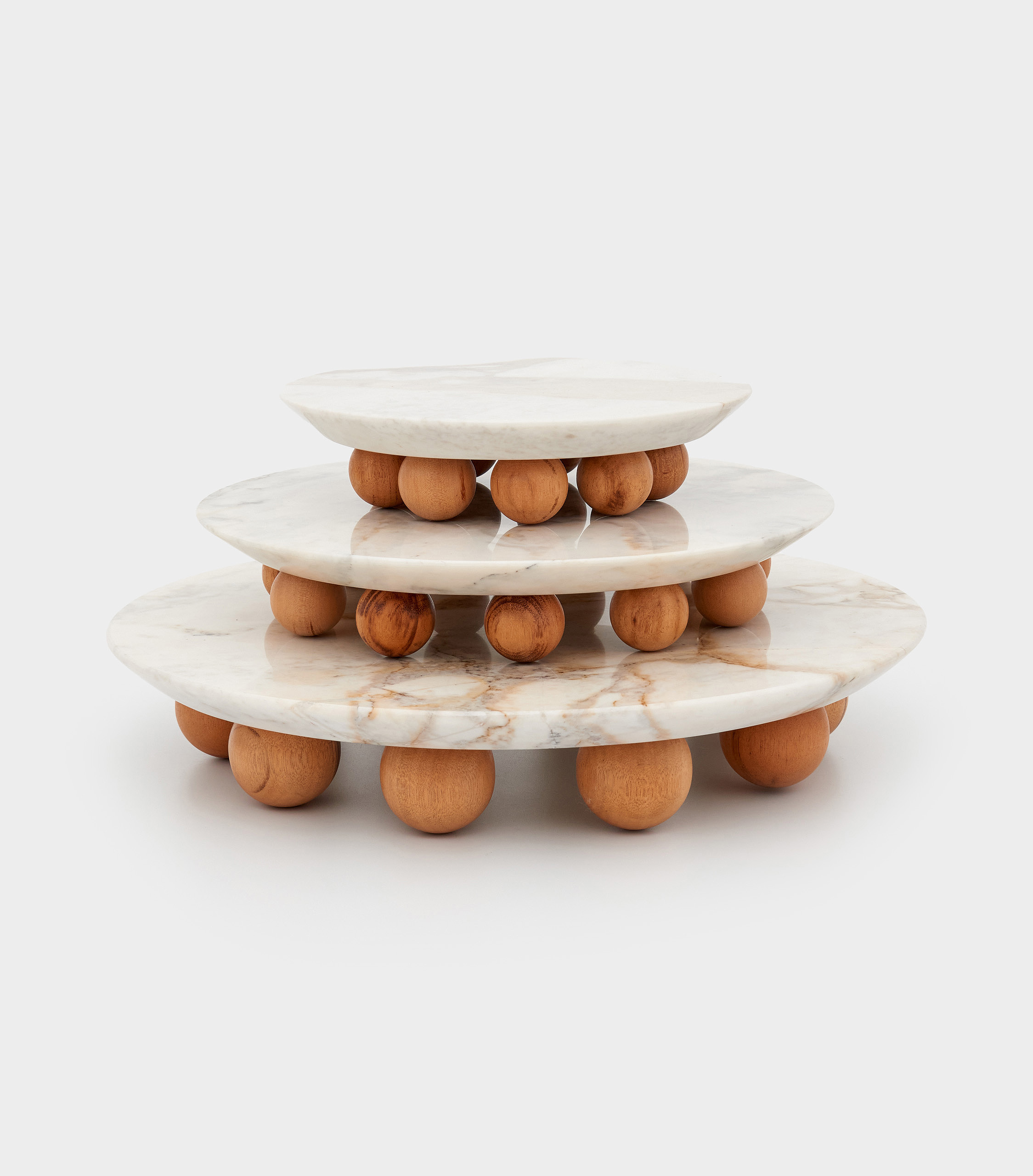 BASE REDONDA MÁRMORE BRANCO PÉ BOLA DE MADEIRA