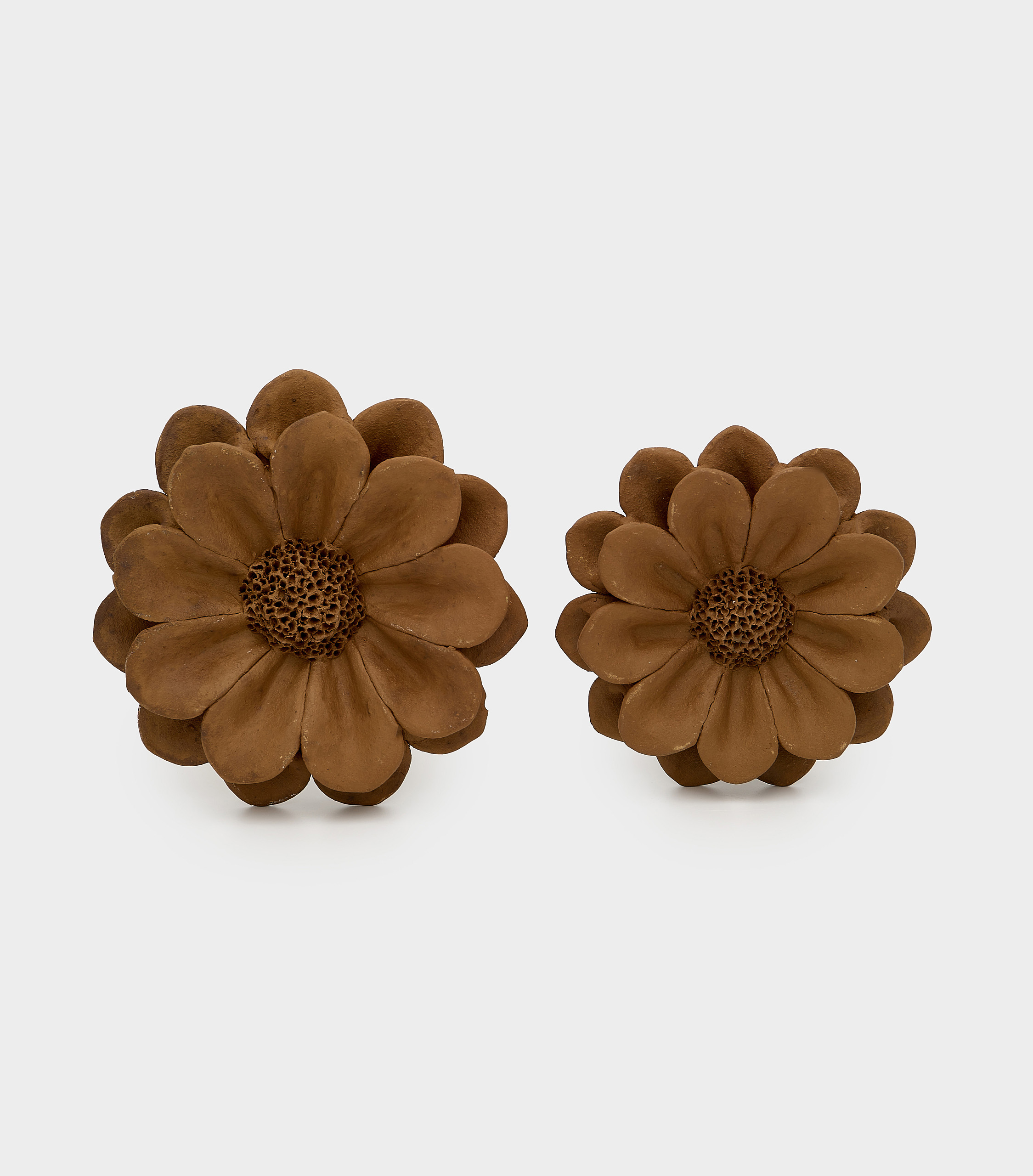 FLOR CERÂMICA MARROM