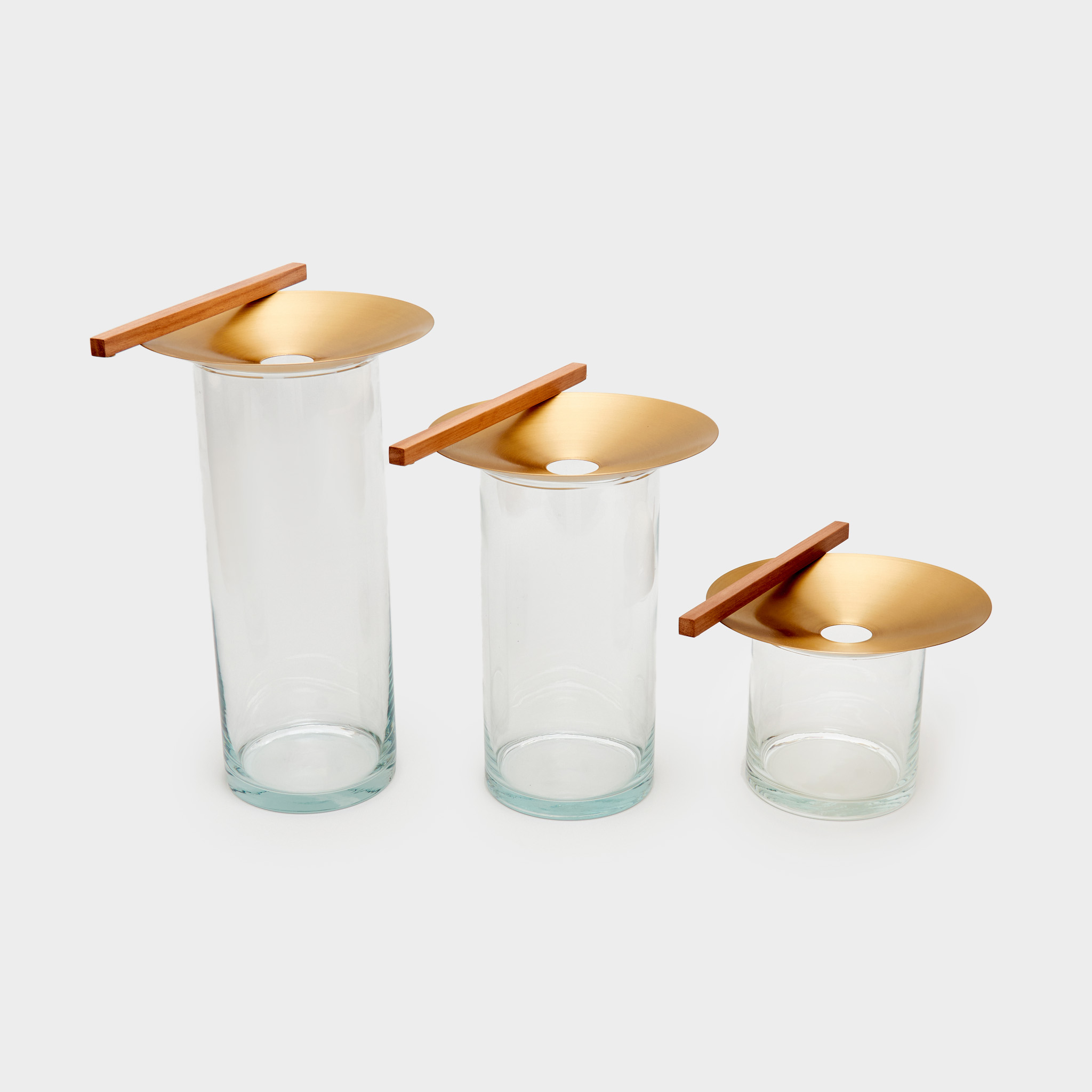 CILINDRO VIDRO COM CENTRO DE METAL DOURADO BARRA MADEIRA 0.19d